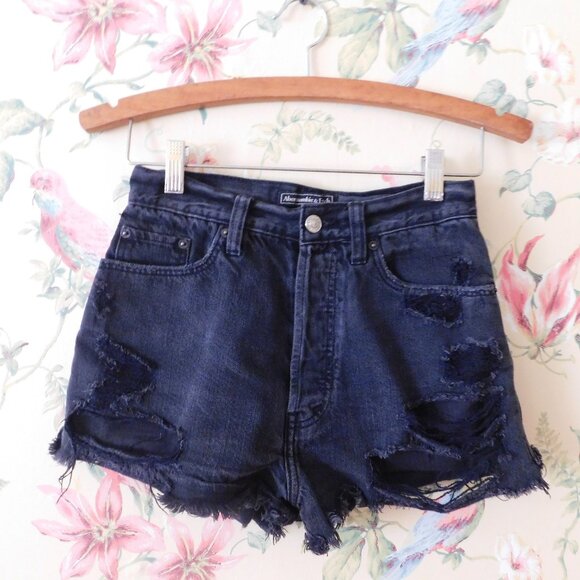 🦌 Abercrombie & Fitch Distressed Ripped Black Shorts - Picture 2 of 14